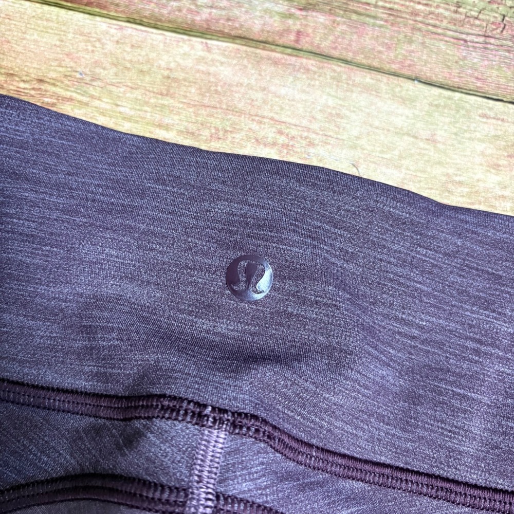 Lululemon Purple Colorblock Crop Leggings Size 6 High Rise Athletic Yoga Pants - Picture 2 of 7